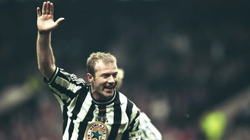 Cầu thủ ghi nhiều hattrick nhất Ngoại hạng Anh là Alan Shearer - 12 lần 